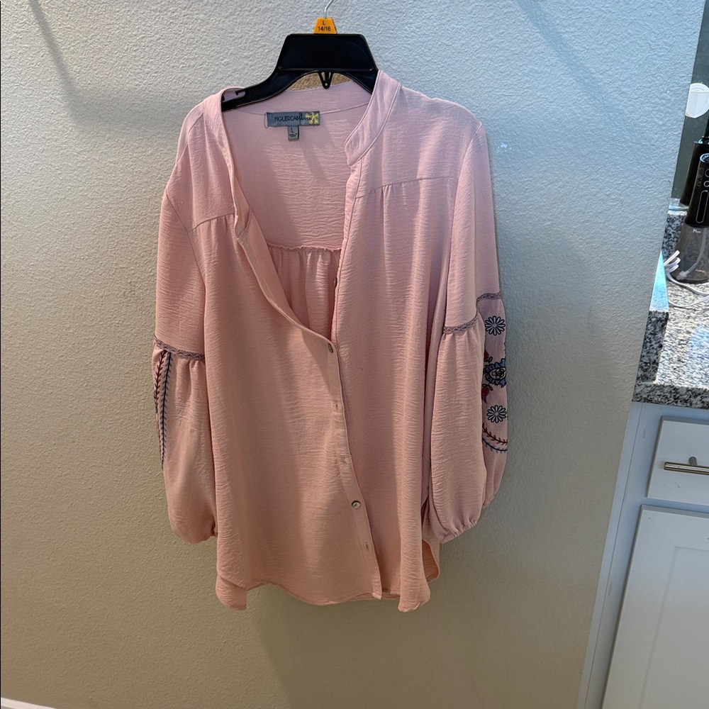 Knox Rose Blush Top with Embroidered Sleeves